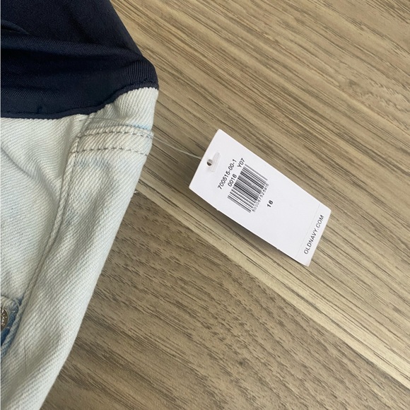 Maternity Shorts - Picture 8 of 15